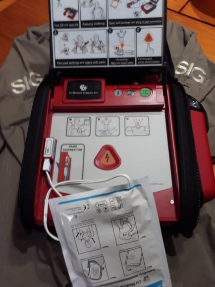 TWT SIG defibrillator open